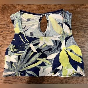 TOPSHOP Crop Top_casual